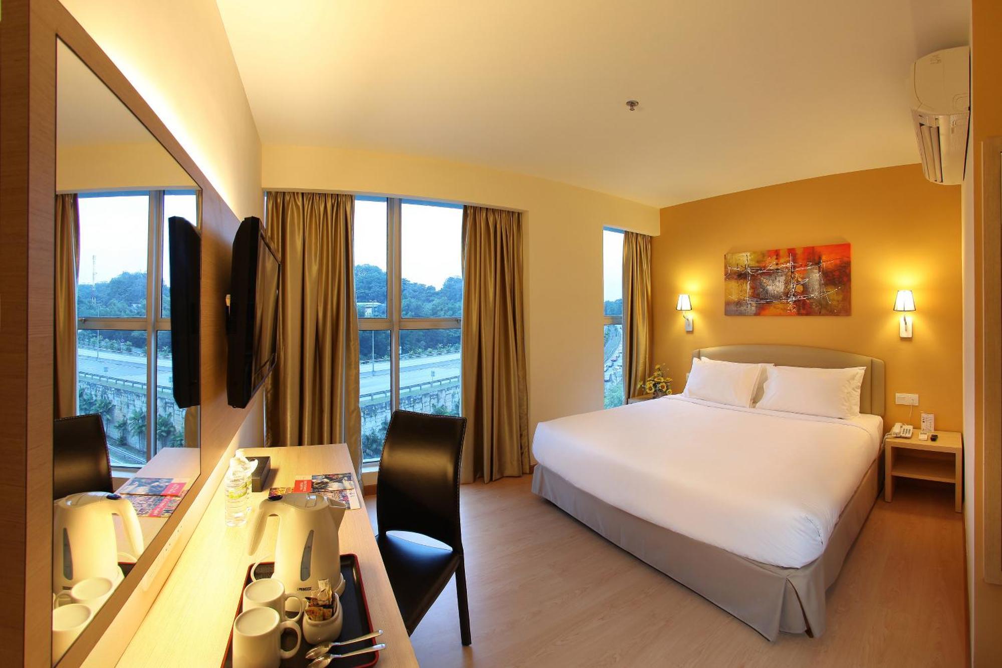 Deluxe Double or Twin Room